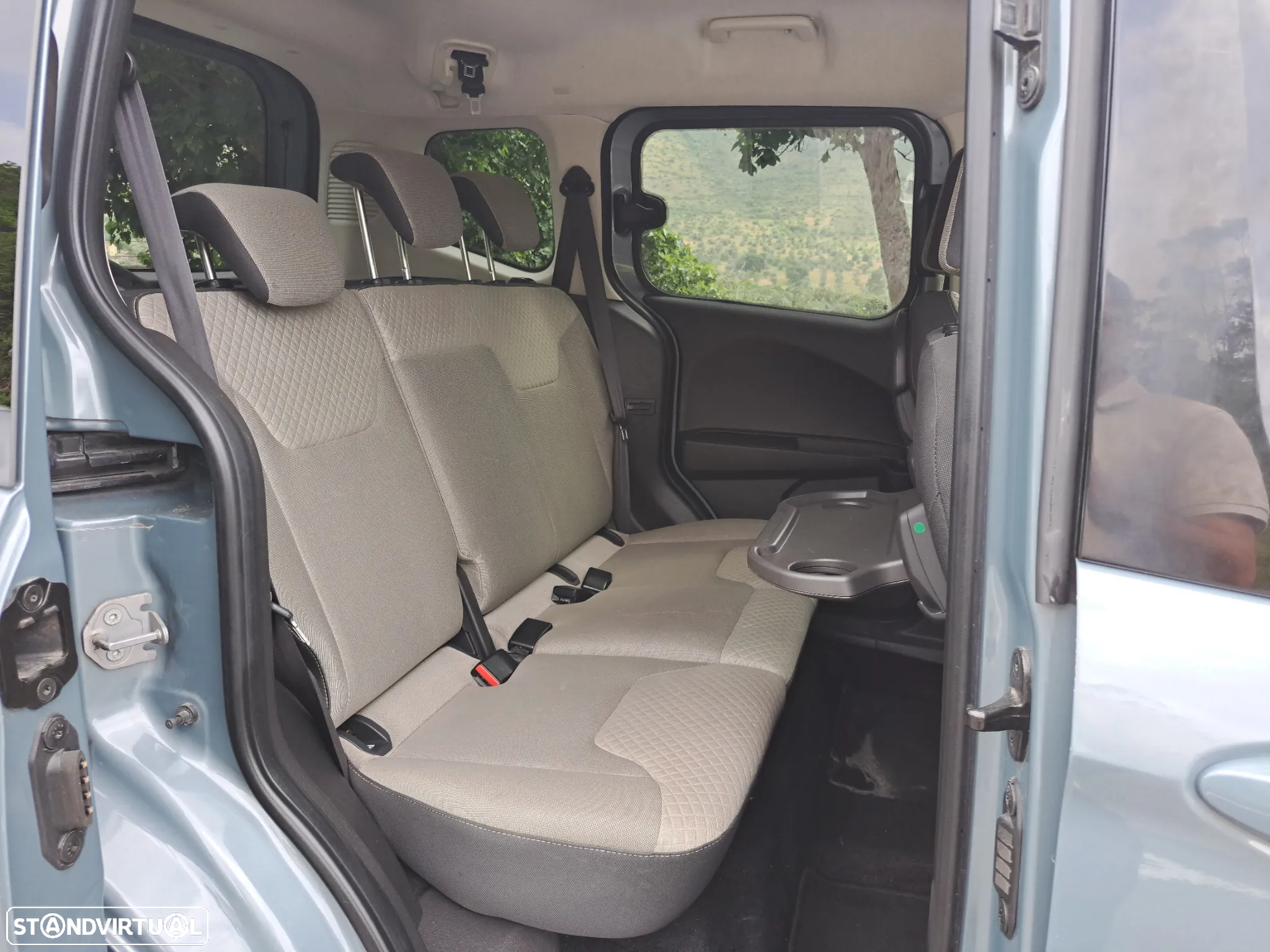 Ford Tourneo Courier 1.0 EcoBoost Titanium - 21
