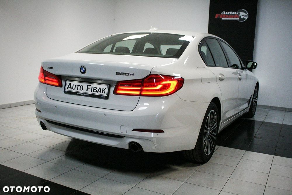 BMW Seria 5 520d xDrive Sport Line sport - 11