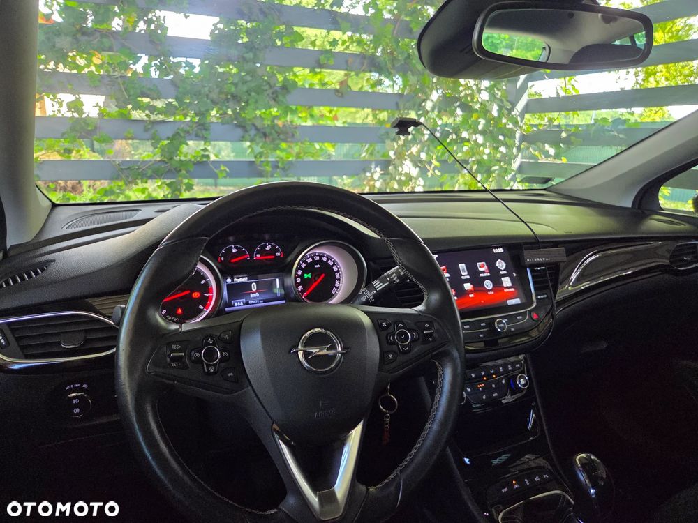 Opel Astra 1.4 T Elite - 11