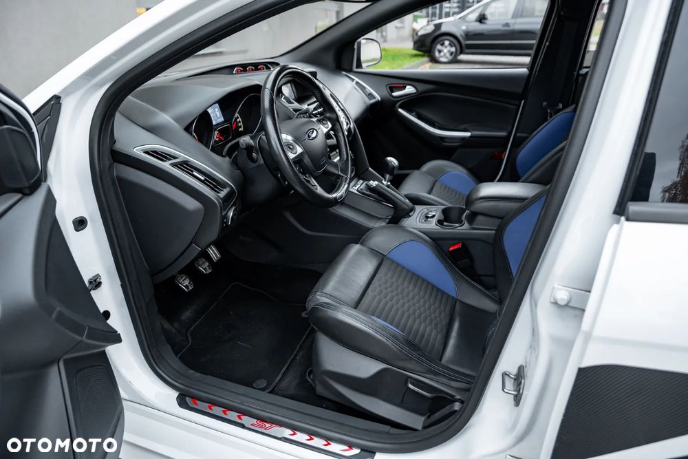 Ford Focus ST2 - 16