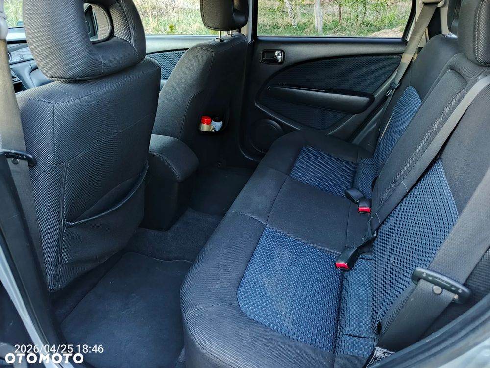 Mitsubishi Outlander 2.0 Intense DAKAR - 11