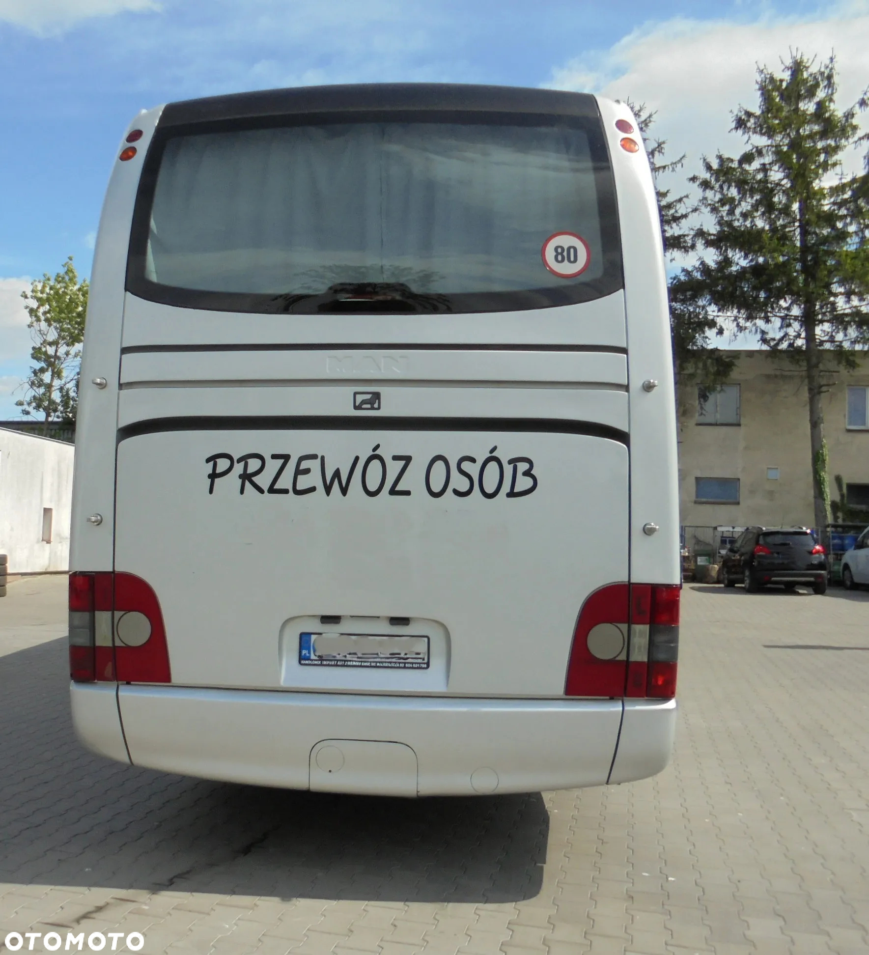 MAN R07 Lions Coach - 40
