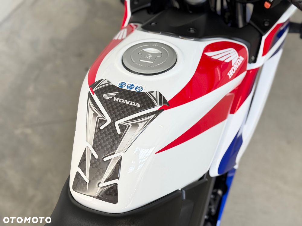 Honda CBR - 18