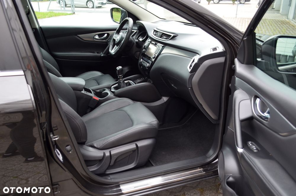 Nissan Qashqai 1.6 DIG-T N-Connecta - 23