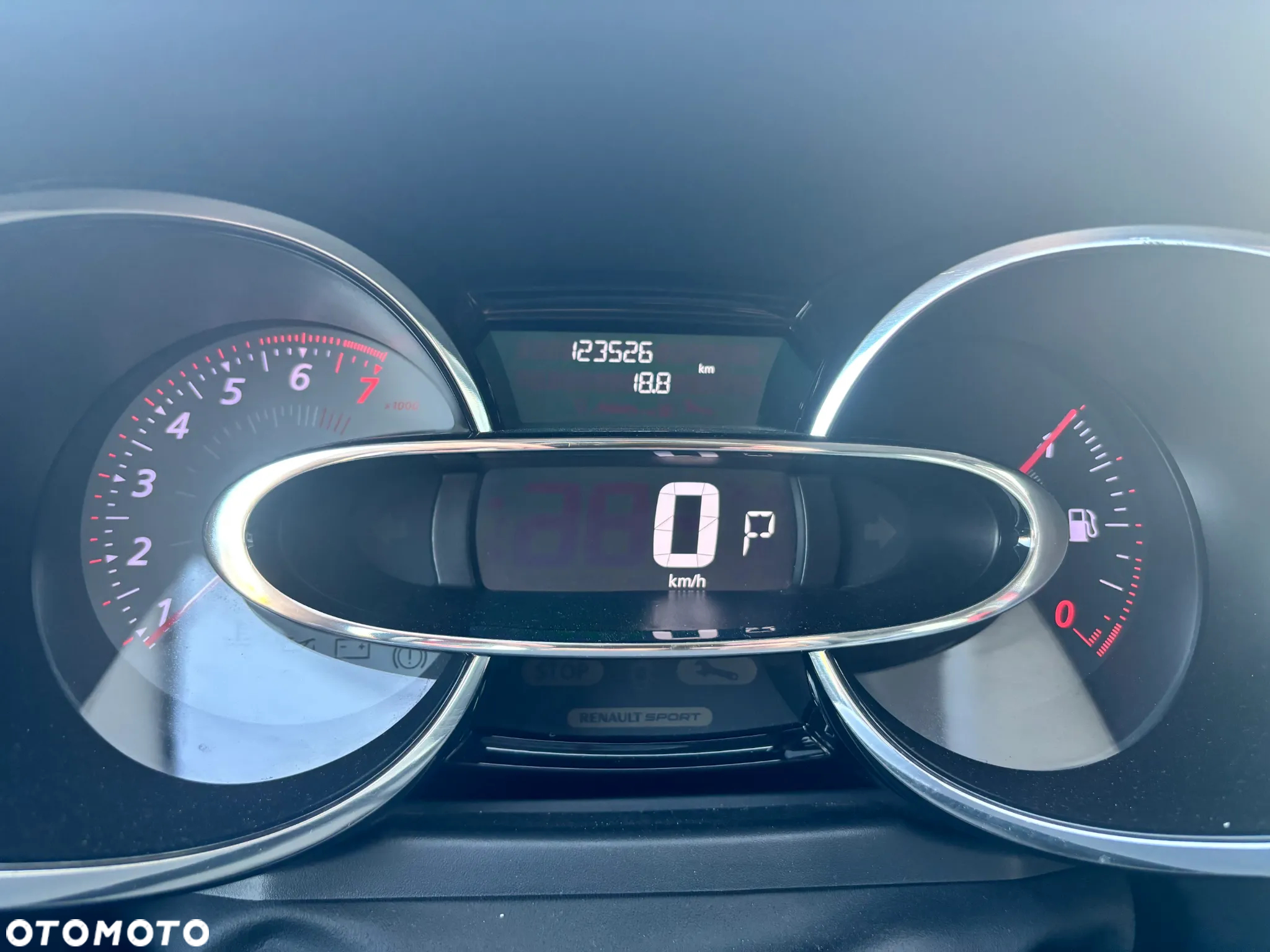 Renault Clio 1.6 R.S 200 EDC - 13