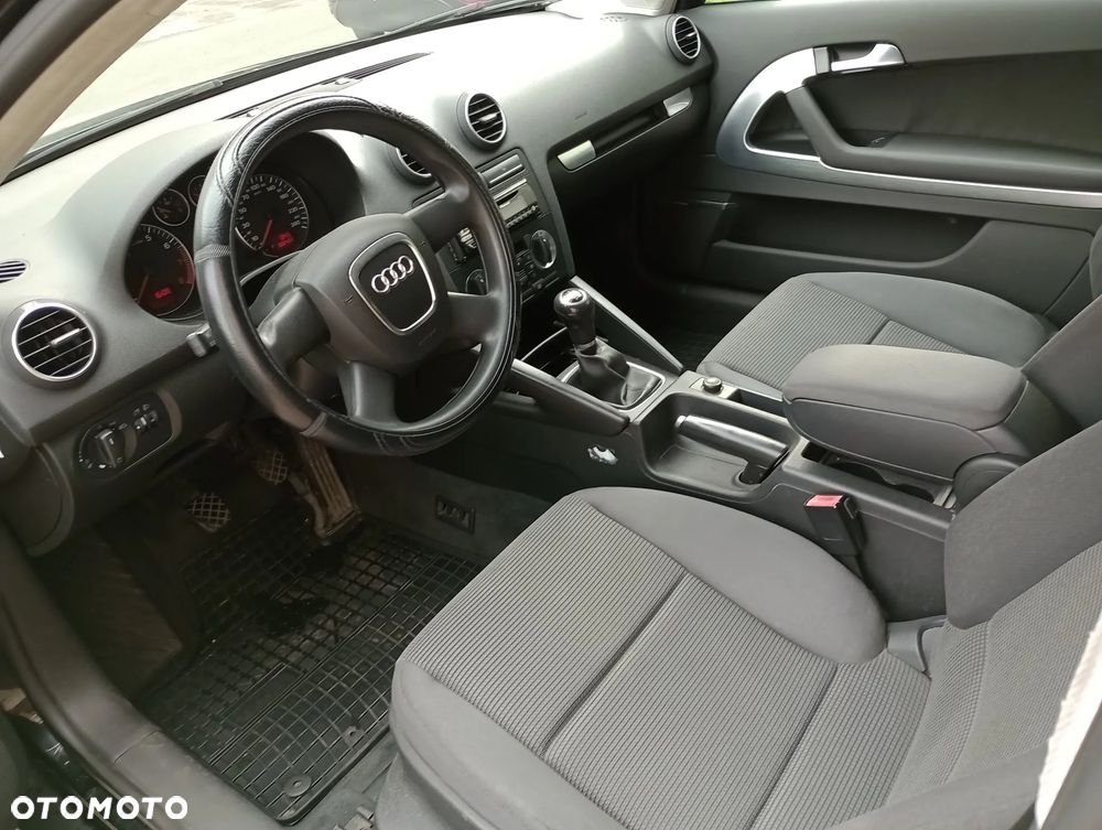 Audi A3 3-drzwiowe 1.6 FSI Ambition - 7