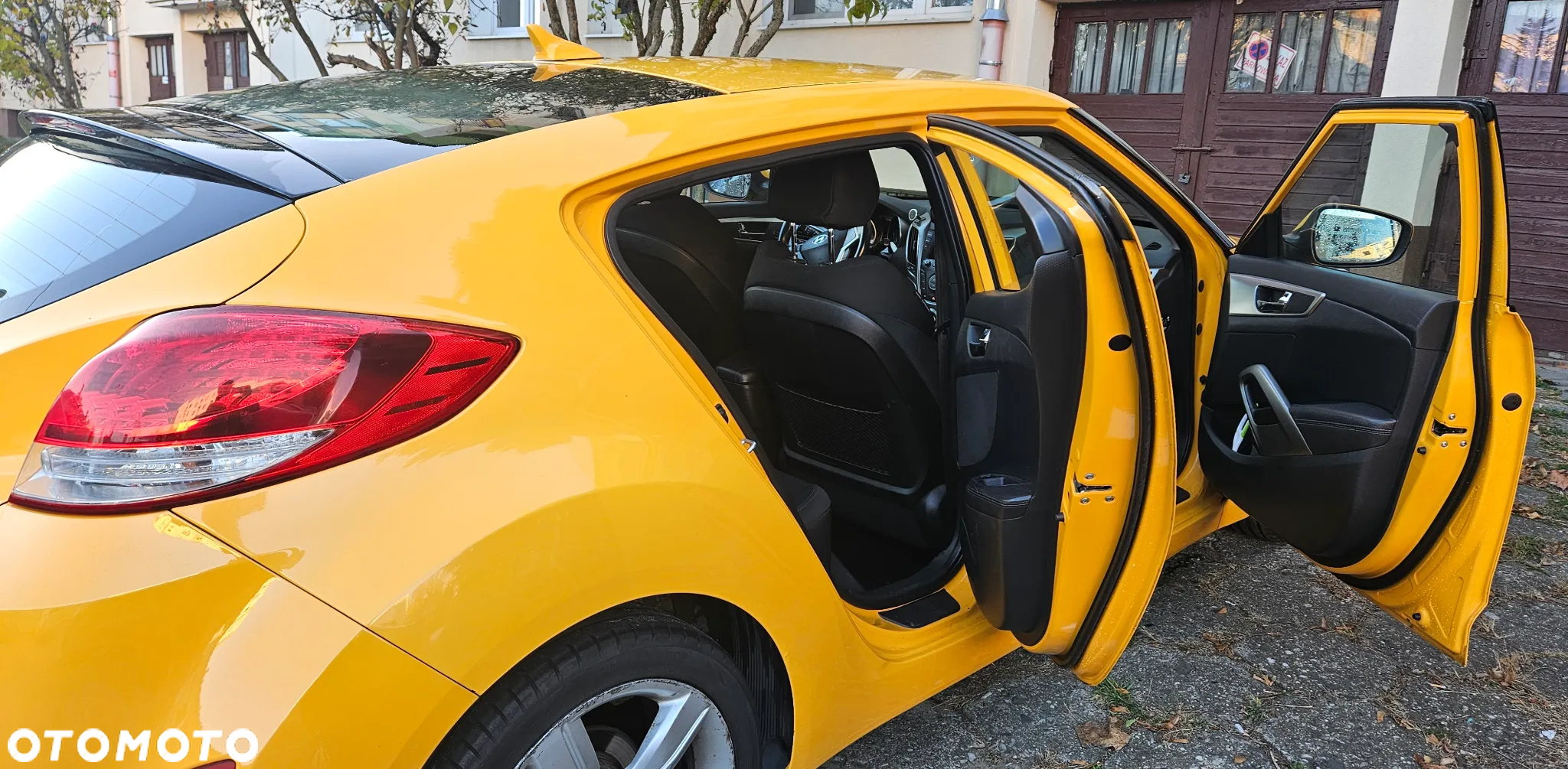 Hyundai Veloster - 8