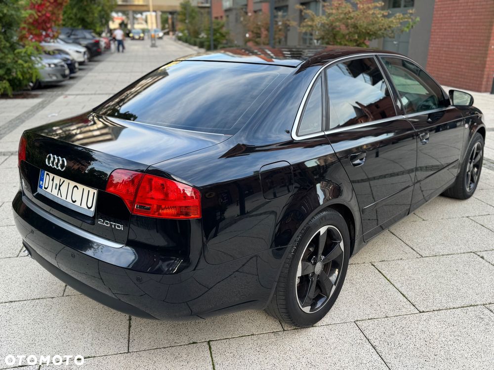 Audi A4 Limousine - 5