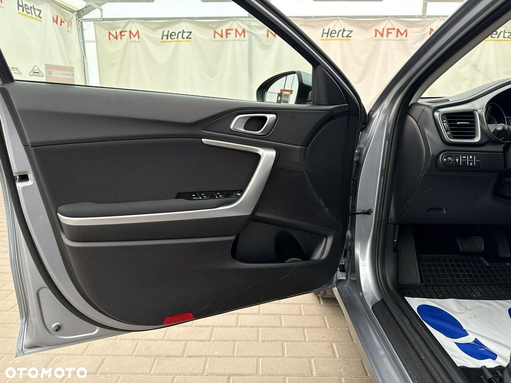 Kia Ceed - 11