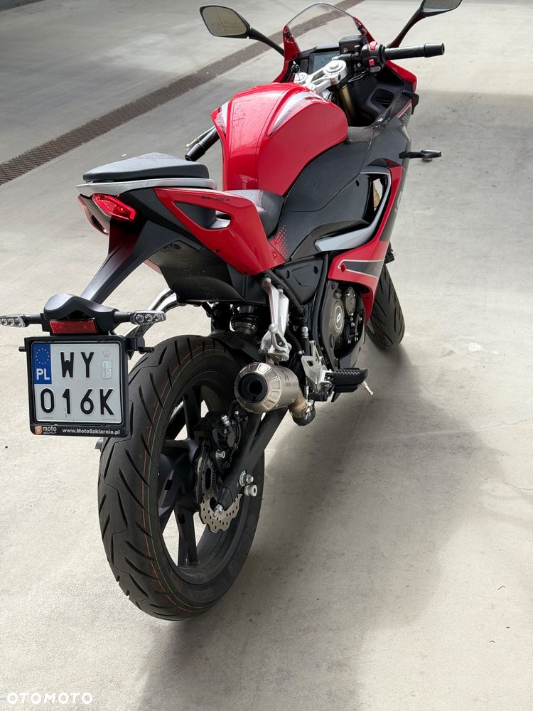 QJMOTOR SRK 125R - 6