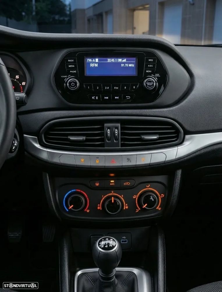 Fiat Tipo 1.3 M-Jet Street — fotografia 8