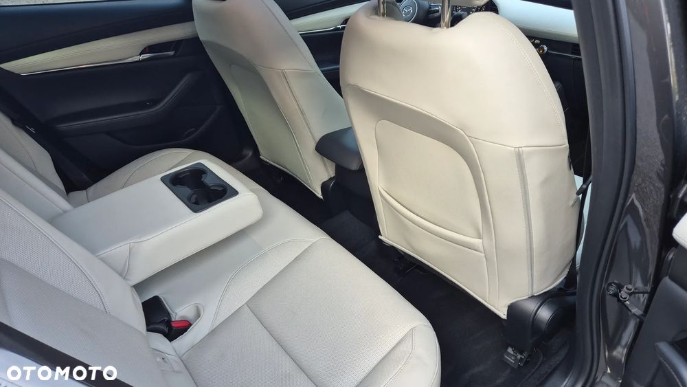 Mazda 3 - 9