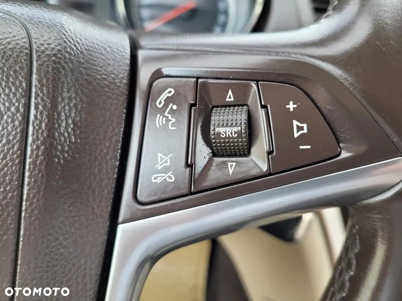 Opel Insignia - 24