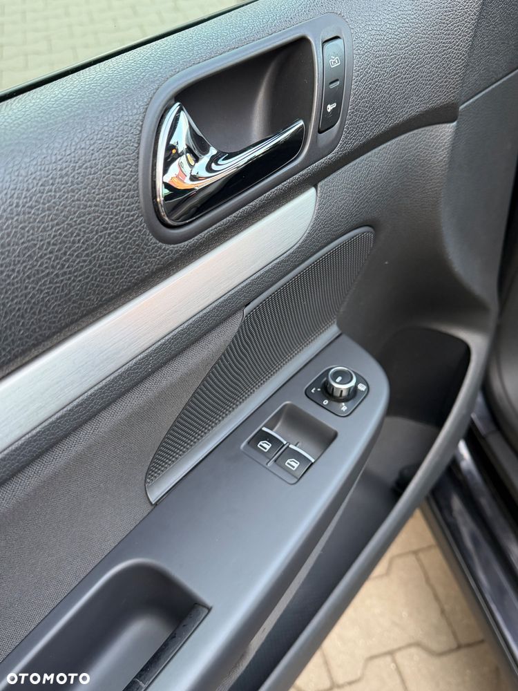 Volkswagen Golf - 17