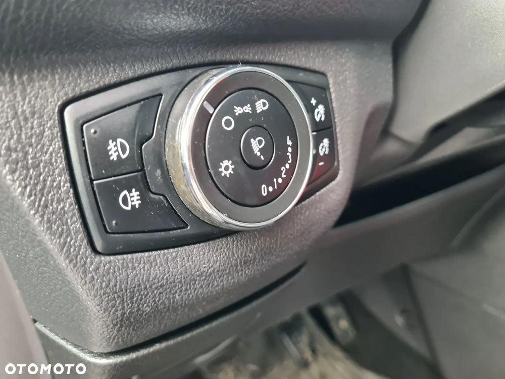 Ford Tourneo Courier 1.5 TDCi Trend - 19