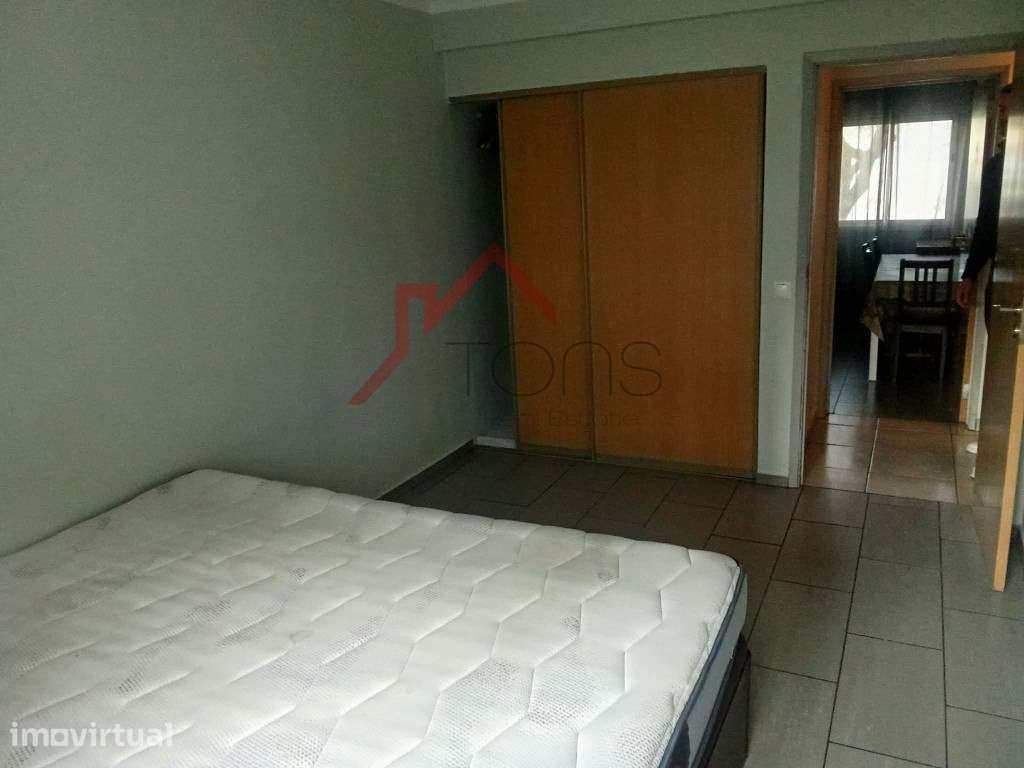 APARTAMENTO T3 + 2 CASAS DE BANHO + CAVE - Grande imagem: 4/21