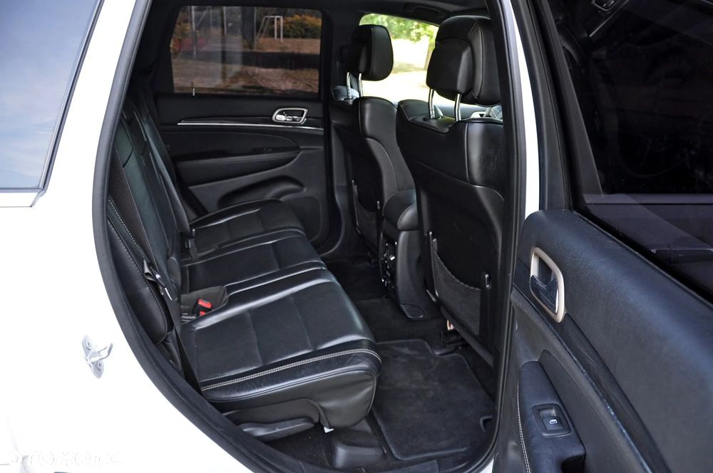 Jeep Grand Cherokee - 27