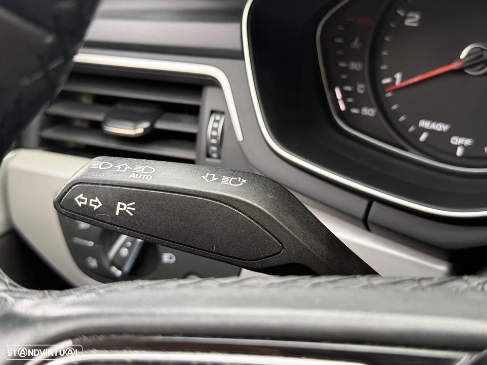 Audi A4 30 TDI S line S tronic - 30