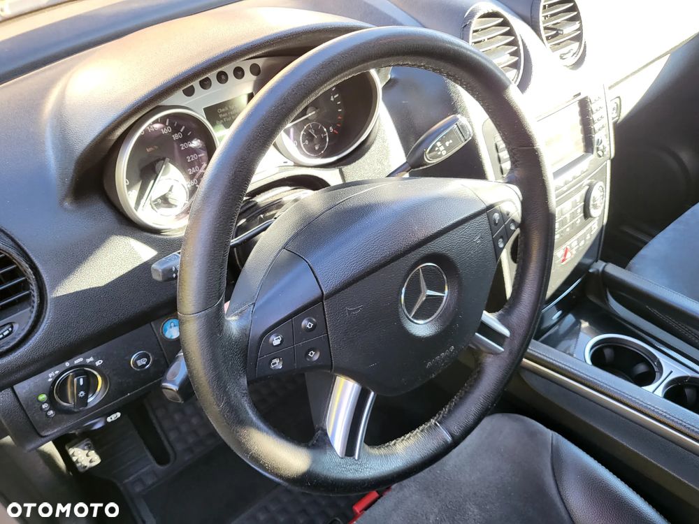 Mercedes-Benz ML - 32