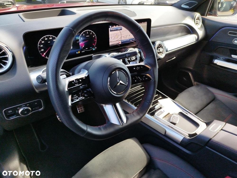 Mercedes-Benz GLB - 10
