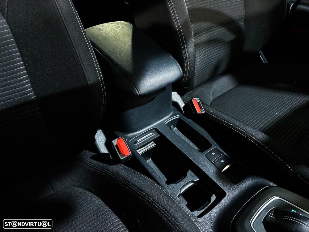 Ford Focus SW 1.0 EcoBoost Hybrid Aut. TITANIUM X - 24