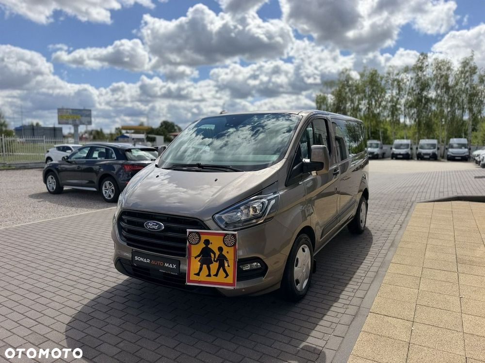 Ford Tourneo Custom - 4