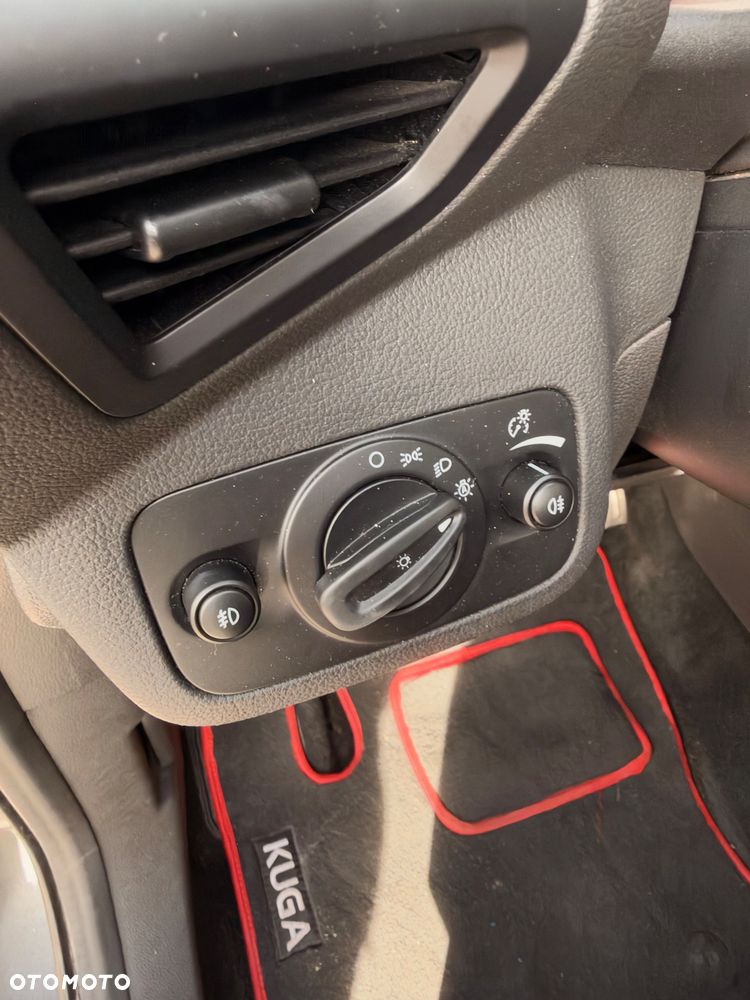 Ford Kuga - 16