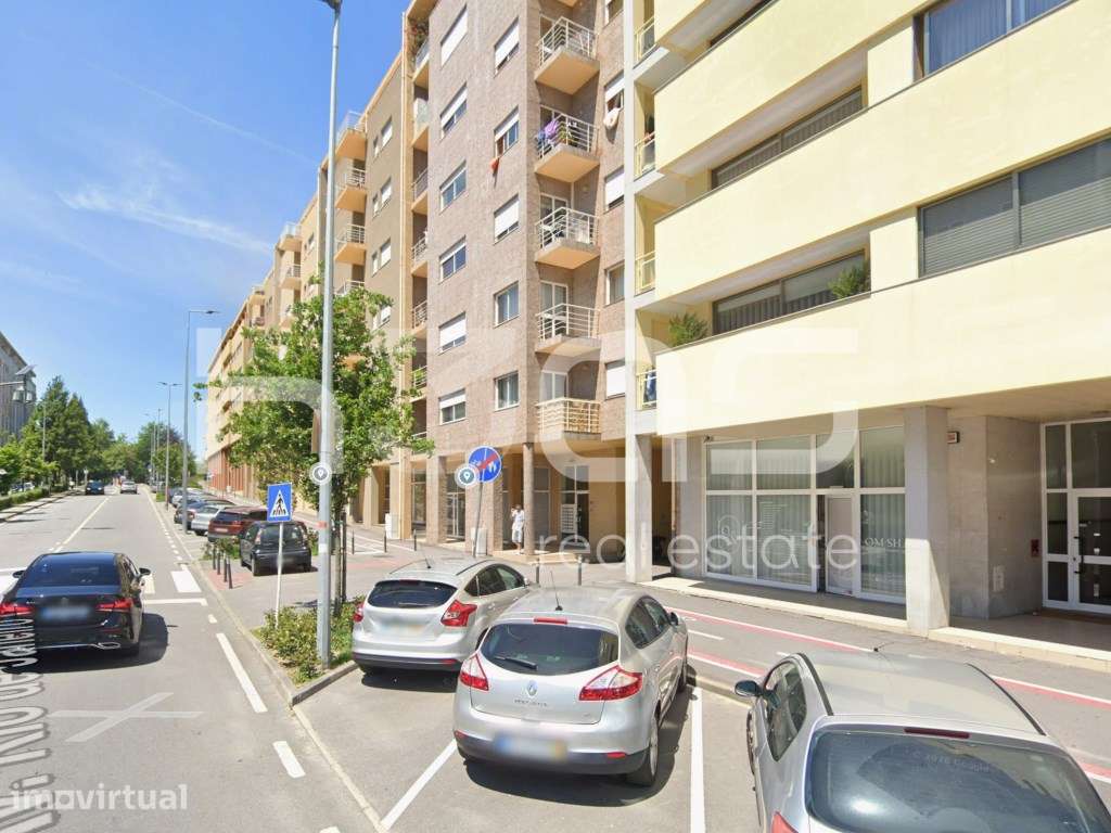 Loja de 74 m² - Espaço Ideal para Comércio, Serviços ou Restauração... - Grande imagem: 3/4