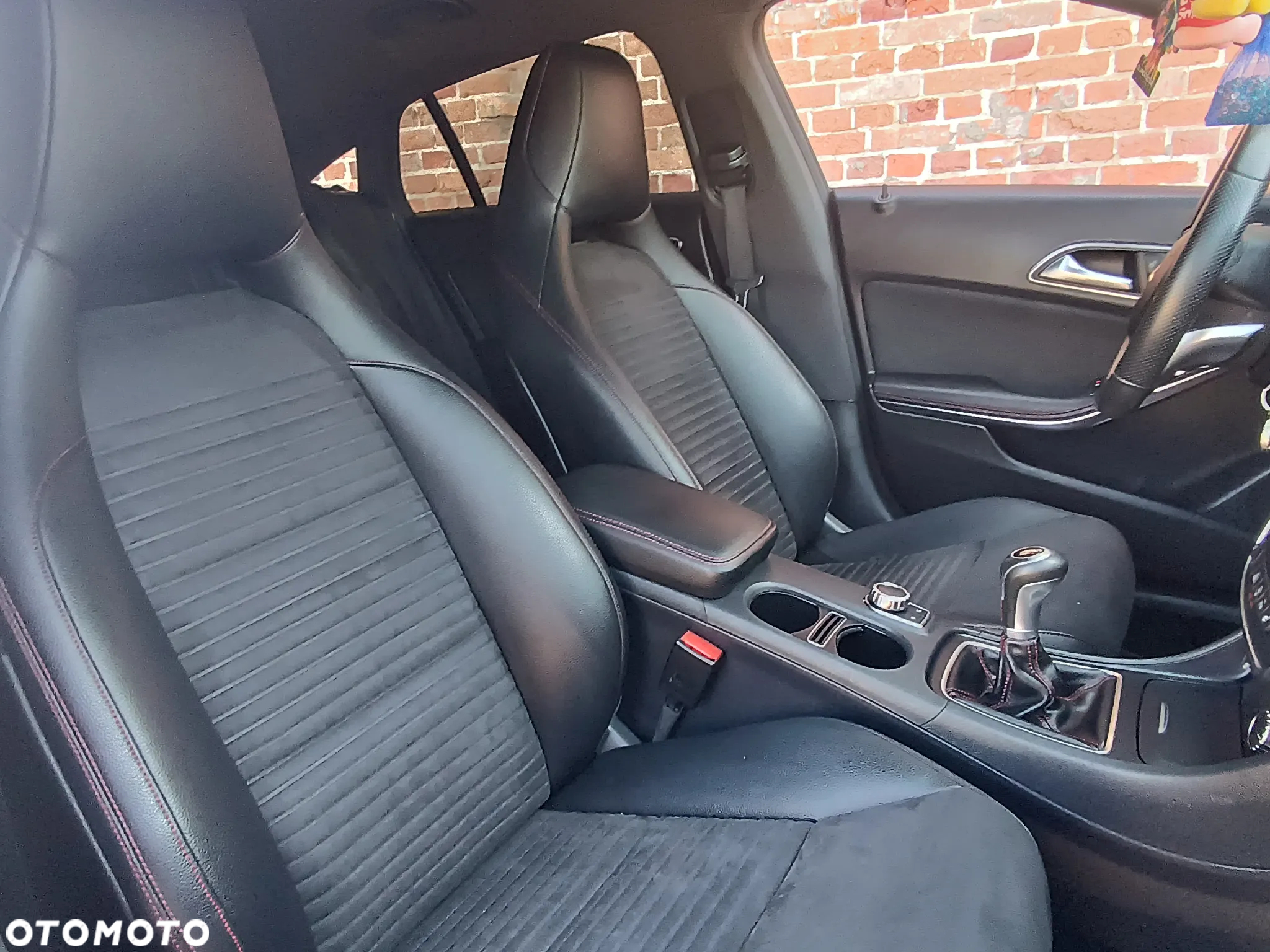 Mercedes-Benz CLA 200 AMG Line - 18