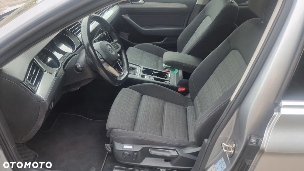 Volkswagen Passat 1.5 TSI EVO Business - 9