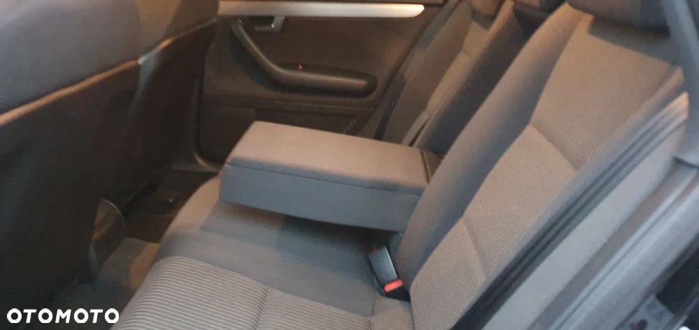 Audi A4 Avant 2.0 TDI DPF - 28