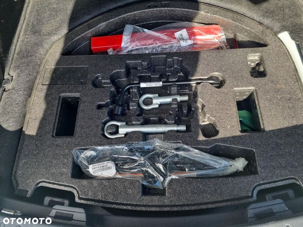 Toyota Corolla 2.0 Hybrid Trek - 26
