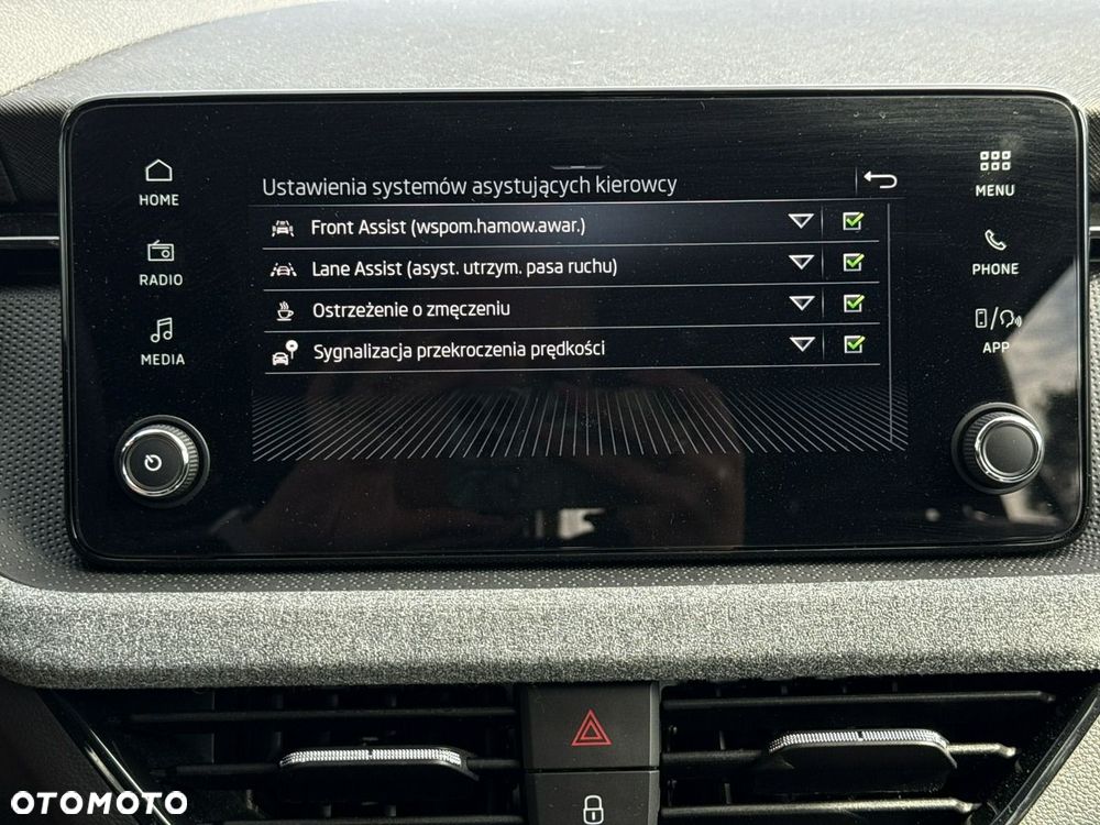 Skoda Scala 1.0 TSI Selection DSG - 25