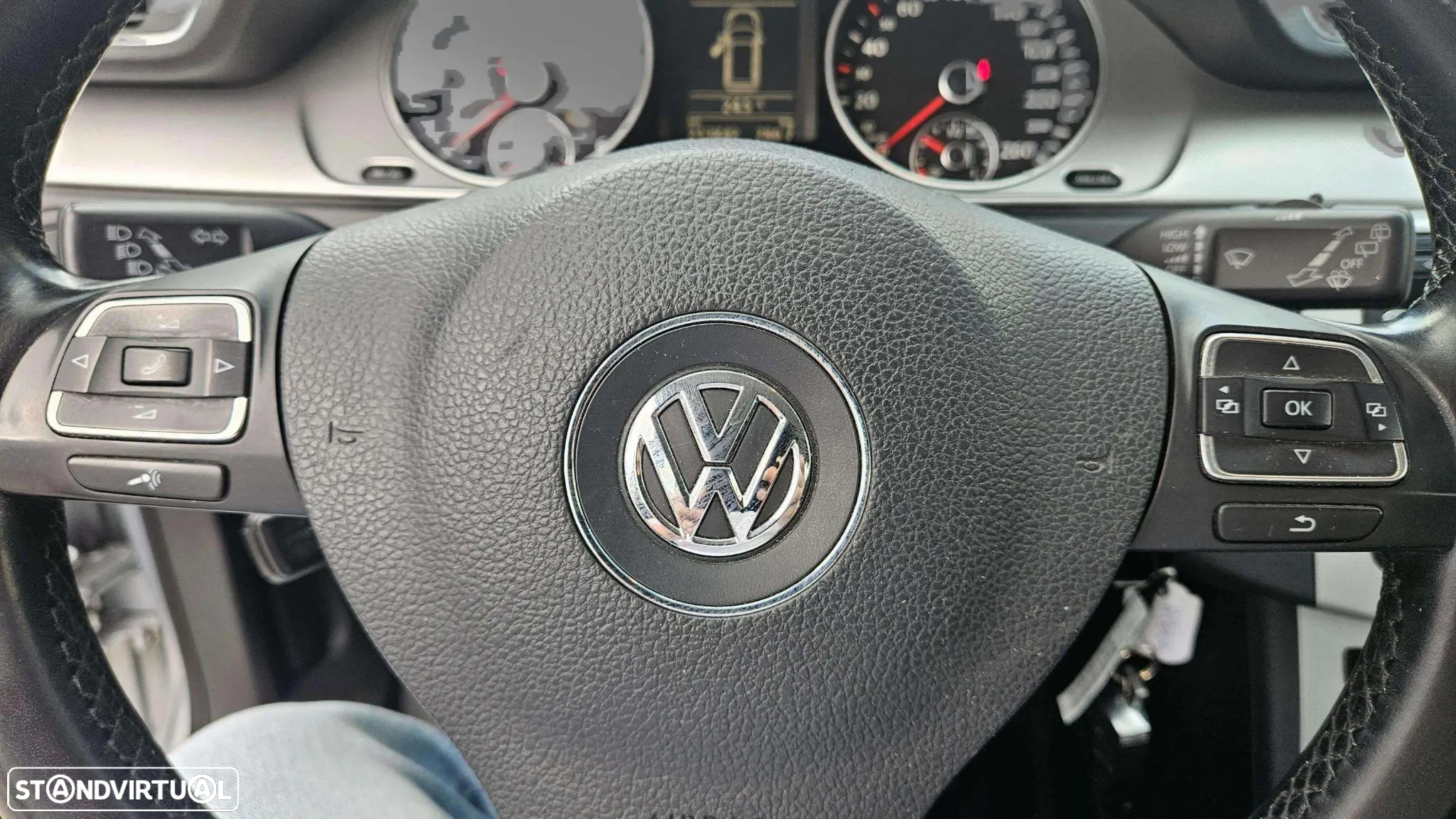 VW Passat Variant 1.6 TDI BlueMotion Highline - 18