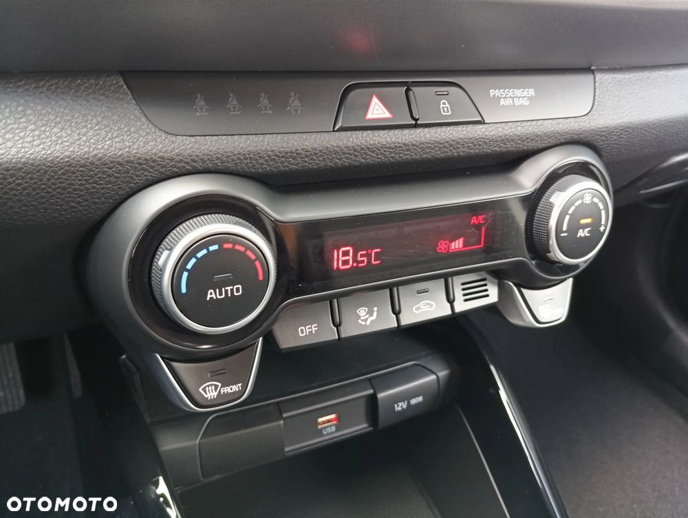 Kia Stonic 1.2 L - 19