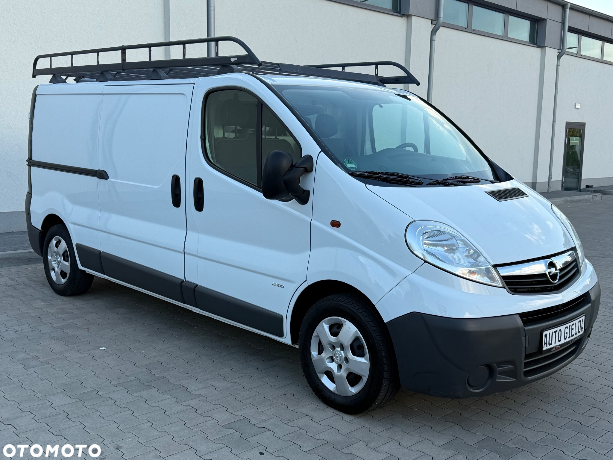Opel Vivaro - 8