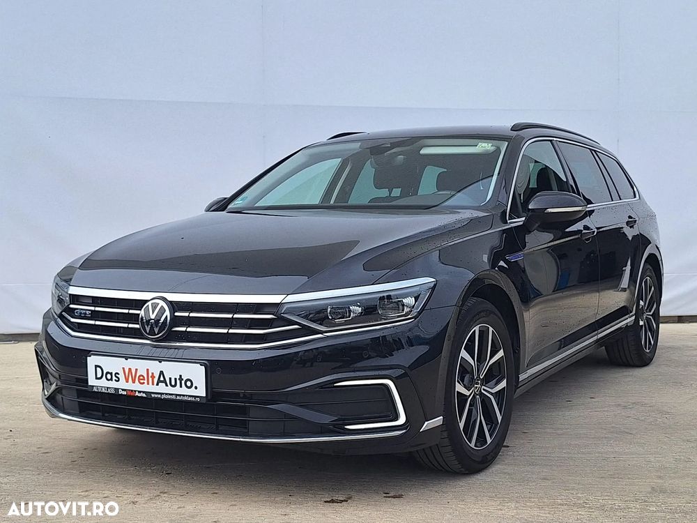 Volkswagen Passat - 1