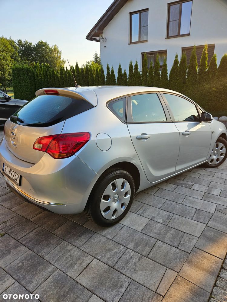Opel Astra 1.6 Essentia - 5