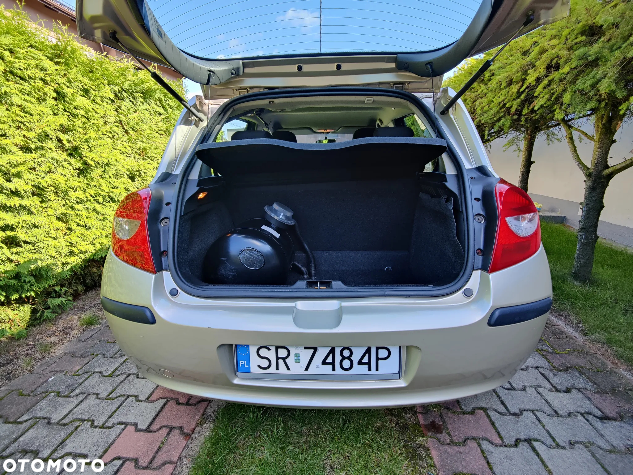 Renault Clio - 9