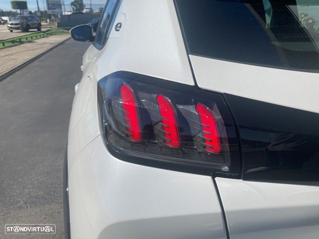 Peugeot e-208 Active Pack - 9