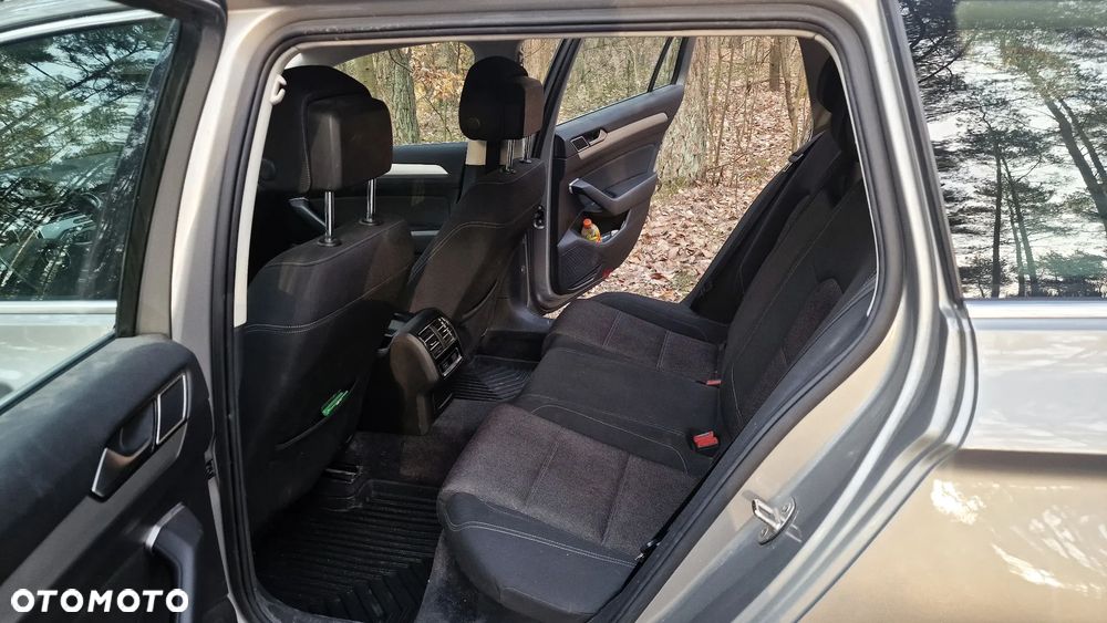 Volkswagen Passat 2.0 TDI BMT Comfortline - 11