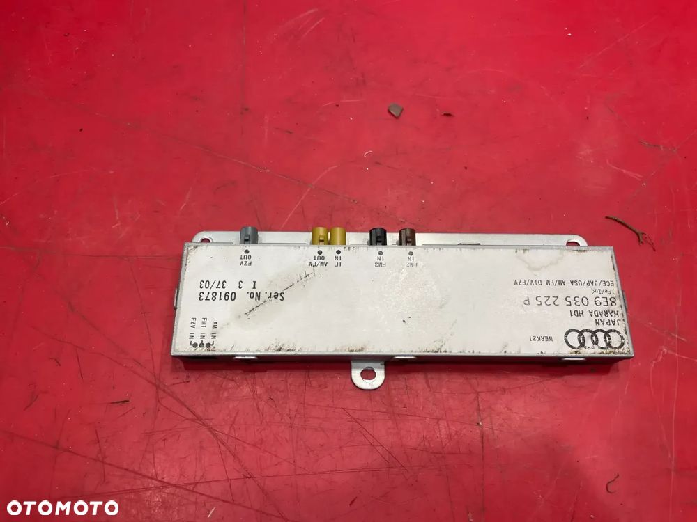 AUDI A4 B6 WZMACNIACZ ANTENOWY 8E9035225P - 1