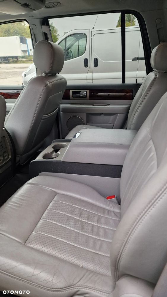 Lincoln Navigator - 23