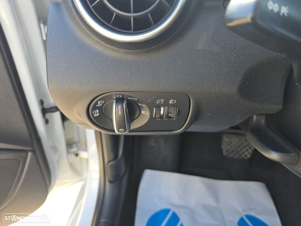 Audi A1 Sportback 1.4 TDI Sport S tronic - 32