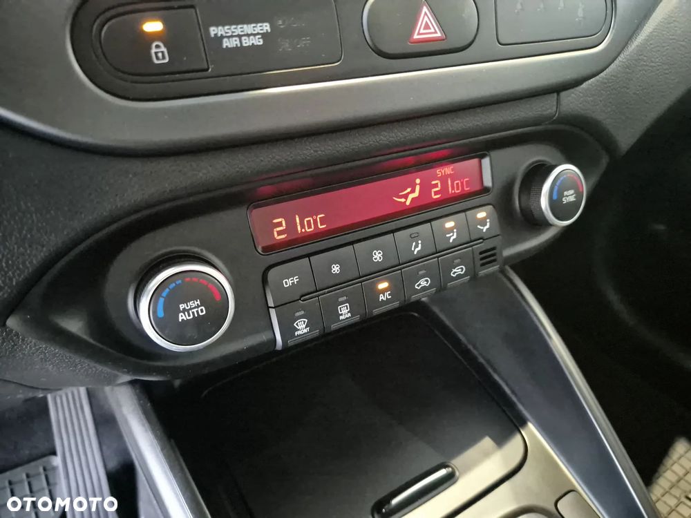 Kia Carens 1.6 GDI M - 19