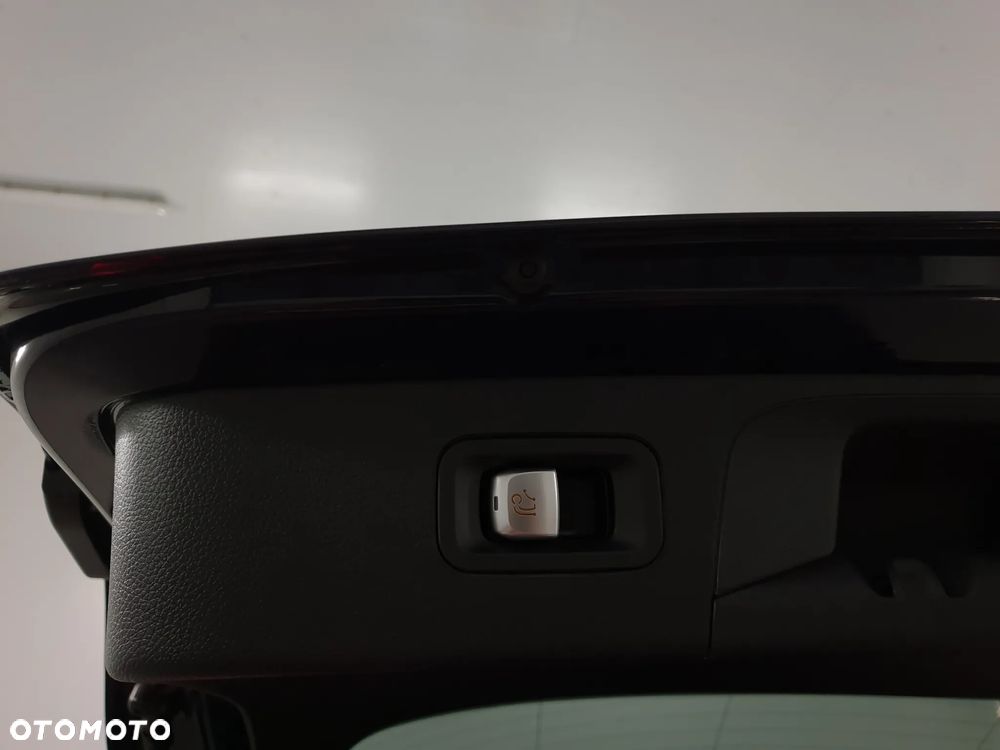 Mercedes-Benz GLC 300 d 4Matic 9G-TRONIC AMG Line Plus - 35