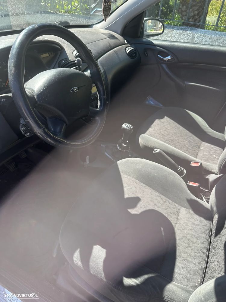 Ford Focus SW 1.6 Ghia - 6