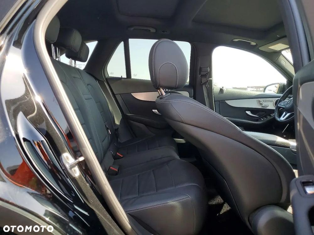 Mercedes-Benz GLC 300 4Matic 9G-TRONIC Avantgarde Advanced - 10