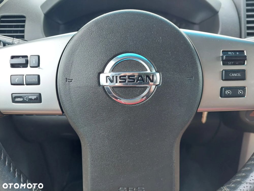 Nissan Navara 2.5 D SE Long - 32