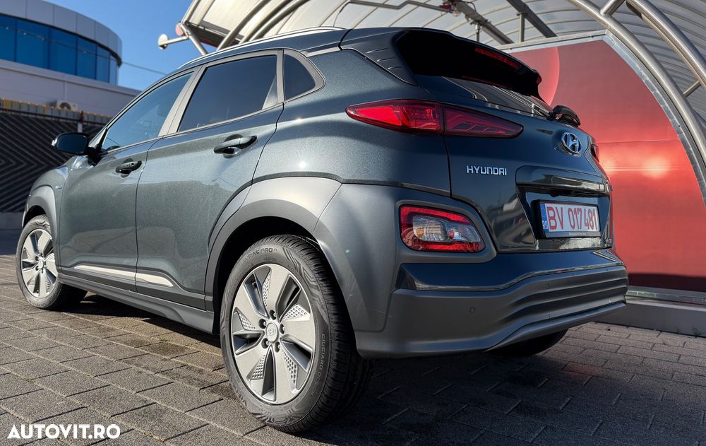 Hyundai KONA - 17